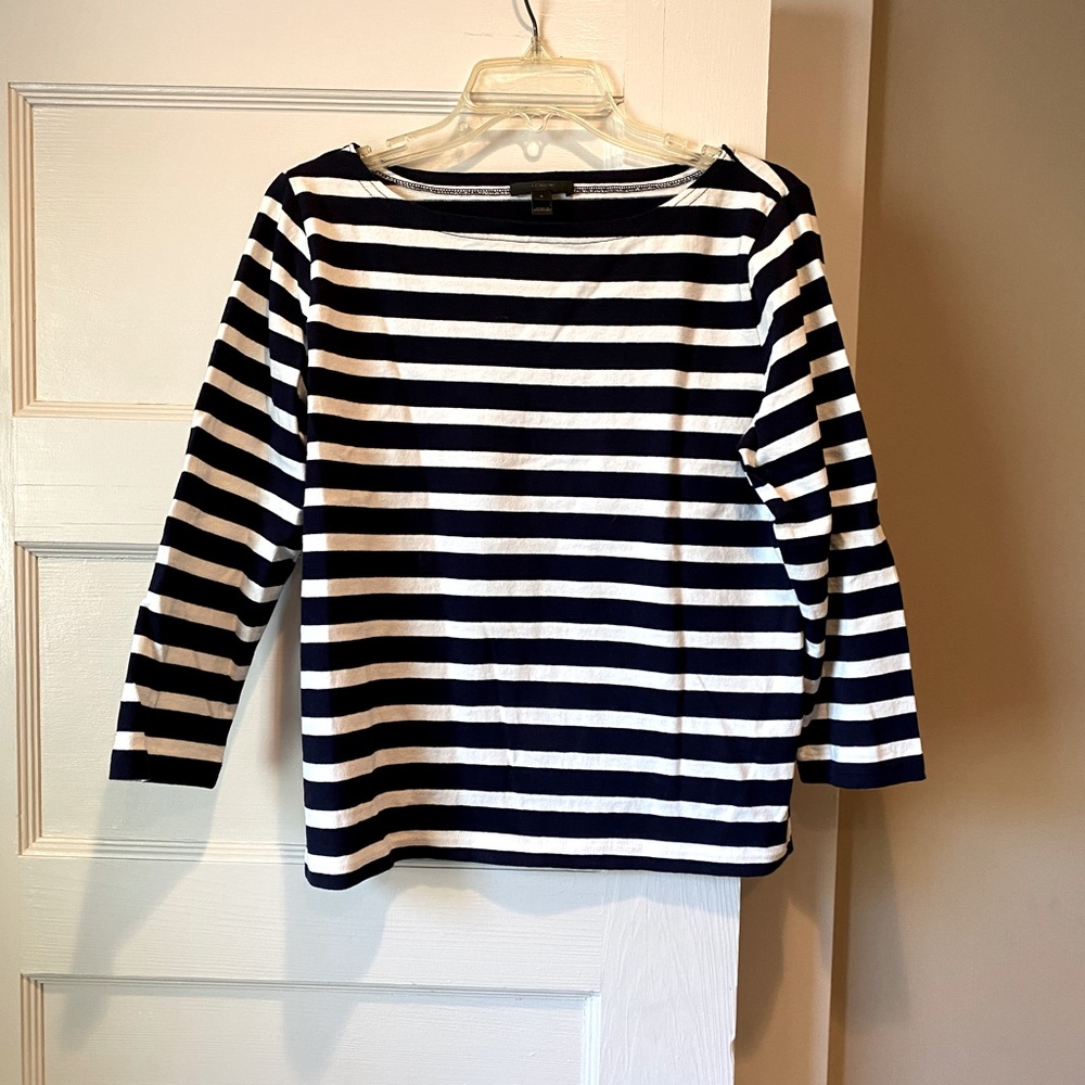 Closet staple! Striped quarter sleeve sweater